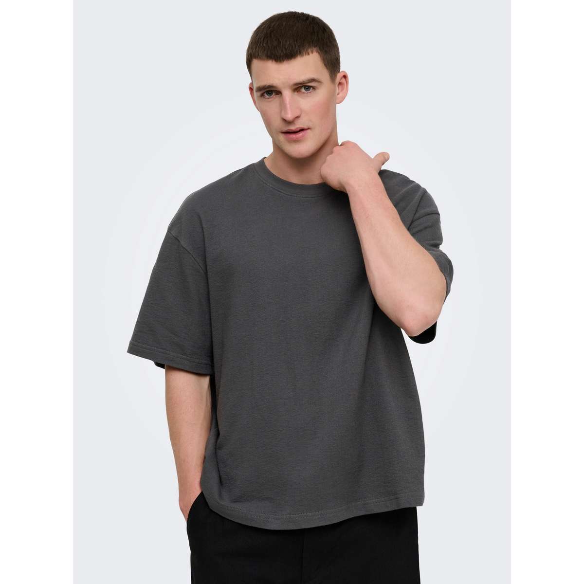 ONLY & SONS LENNY MEN΄S OVERSIZE FIT COTTON TEE 22036392 GREY PINSTRIPE 